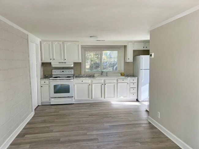 Building Photo - One bedroom, 1 bath house in Mebane