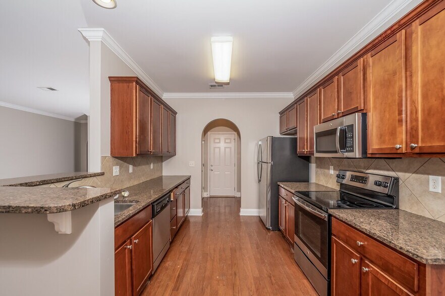 Building Photo - 1140 Overlook Dr