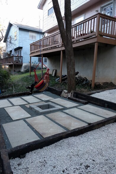 Backyard fire pit and swing - 1702 Waterloo Trl