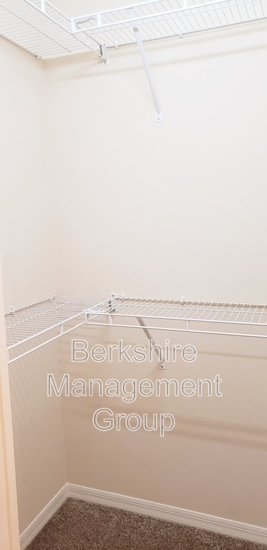 Building Photo - 1012 Dossey Oaks Ln