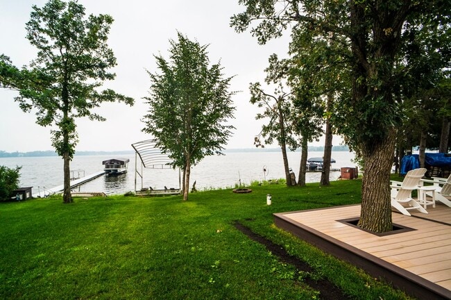 Building Photo - FULLY FURNISHED LAKE HOME