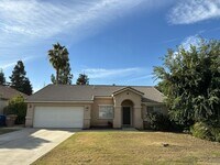Building Photo - Charming 3-Bed, 2-Bath Home for Rent in Bakersfield, CA!