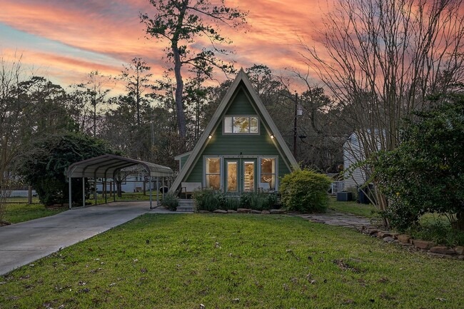 Building Photo - 1500 W Pine Lake Cir