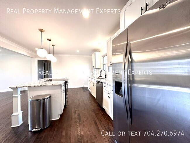 Building Photo - 4209 Kitty Dr