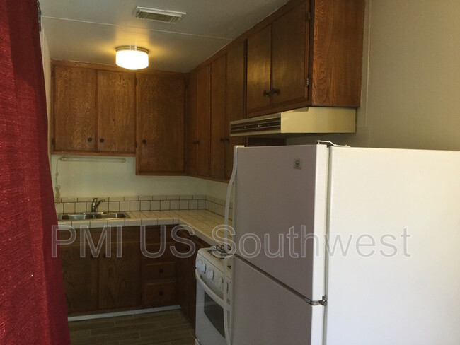 Building Photo - 2088 Del Rey Dr