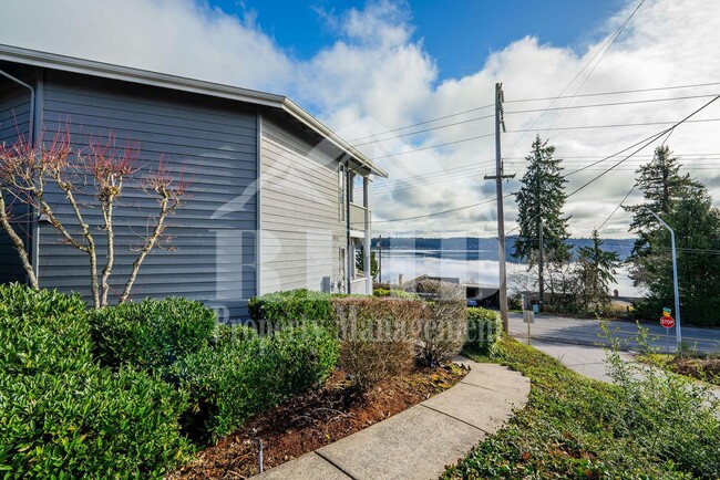 Building Photo - Water view 4 plex close to Silverdale and ...