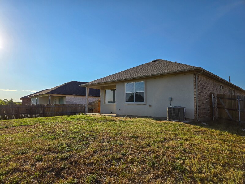 Building Photo - 109 Brody Ln