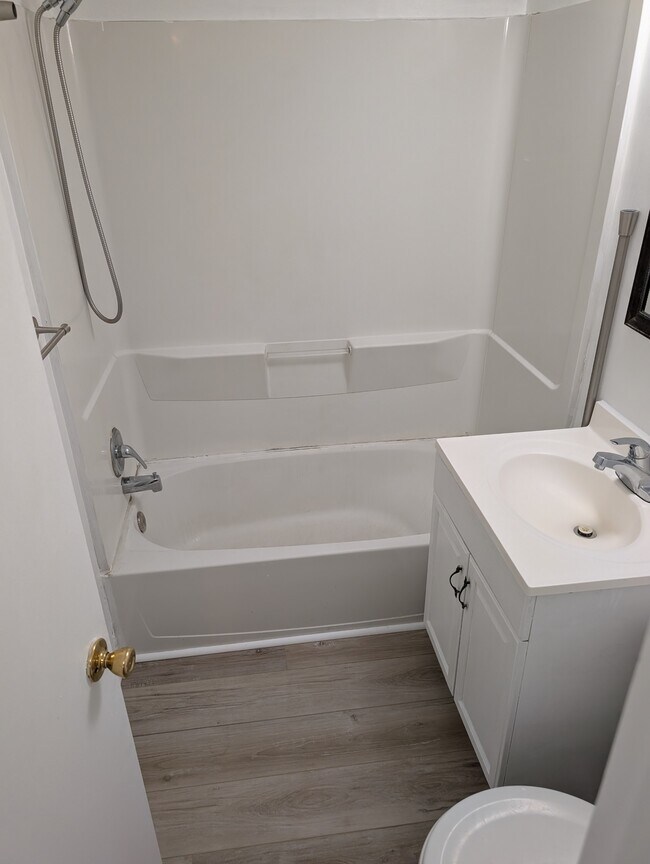 Building Photo - 11402 Cherry Hill Rd