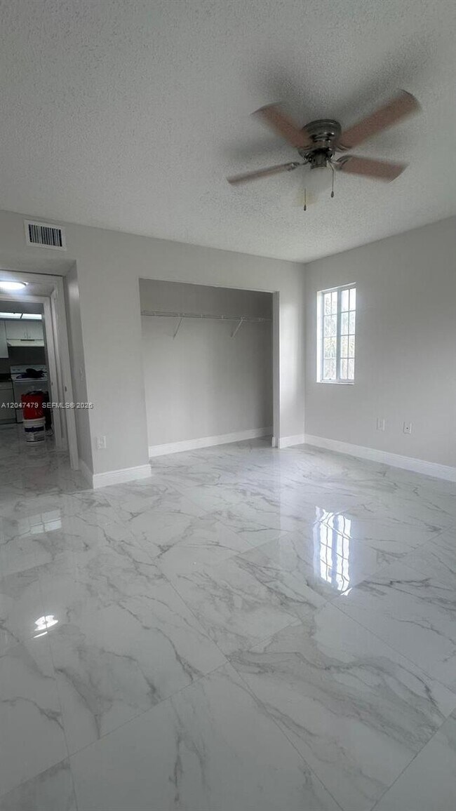 Building Photo - 5011 Wiles Rd
