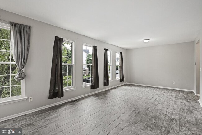 Building Photo - 46186 Walpole Terrace