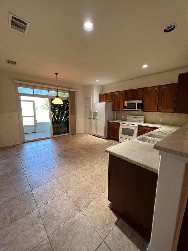 Building Photo - 815 Prairie Grass Ln