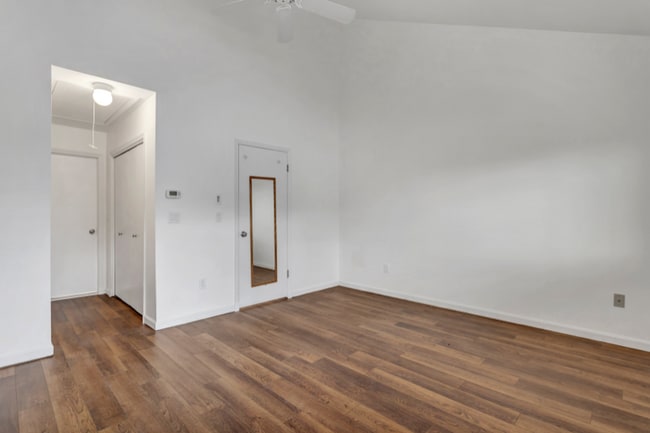 Building Photo - 23 Deer Run