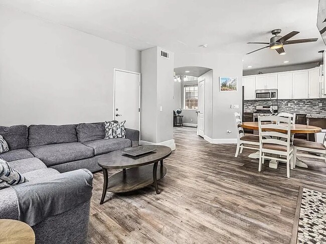 Building Photo - 4730 Milano Way