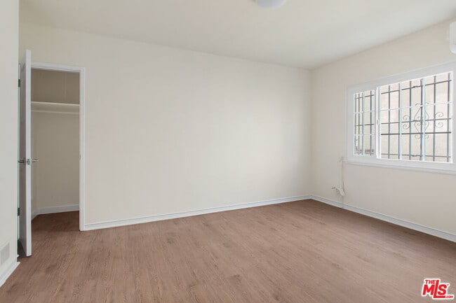 Building Photo - 1154 Cochran Ave