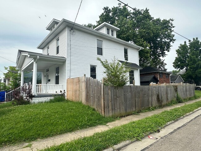 Building Photo - Beautiful Newly Renovated Home 4 BEDROOM 2 BATH