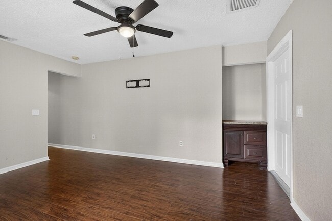 Building Photo - 16932 Okeechobee Blvd