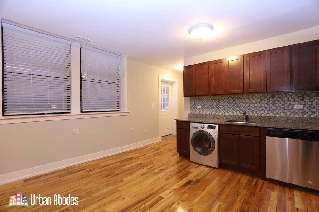 Building Photo - 564 W Arlington Pl