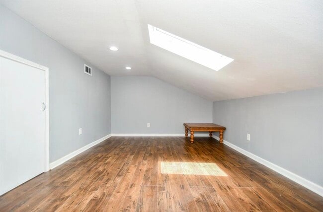 Building Photo - 7459 Brompton St