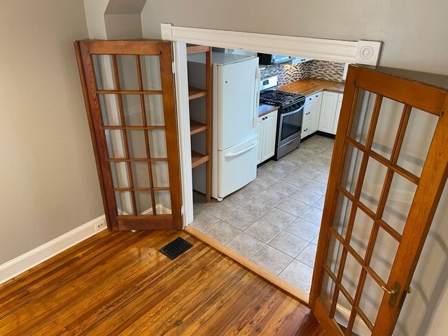 Building Photo - 2-Bedroom on Patterson Park in Highlandtow...