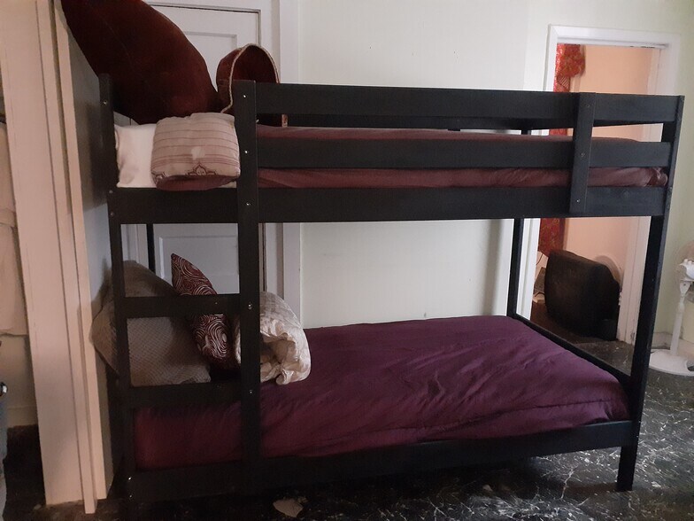 Building Photo - 1636 Monroe St