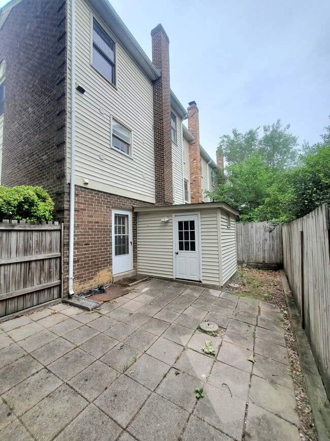 Building Photo - 742 S Granada St