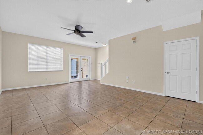Building Photo - 158 W Thatch Palm Cir
