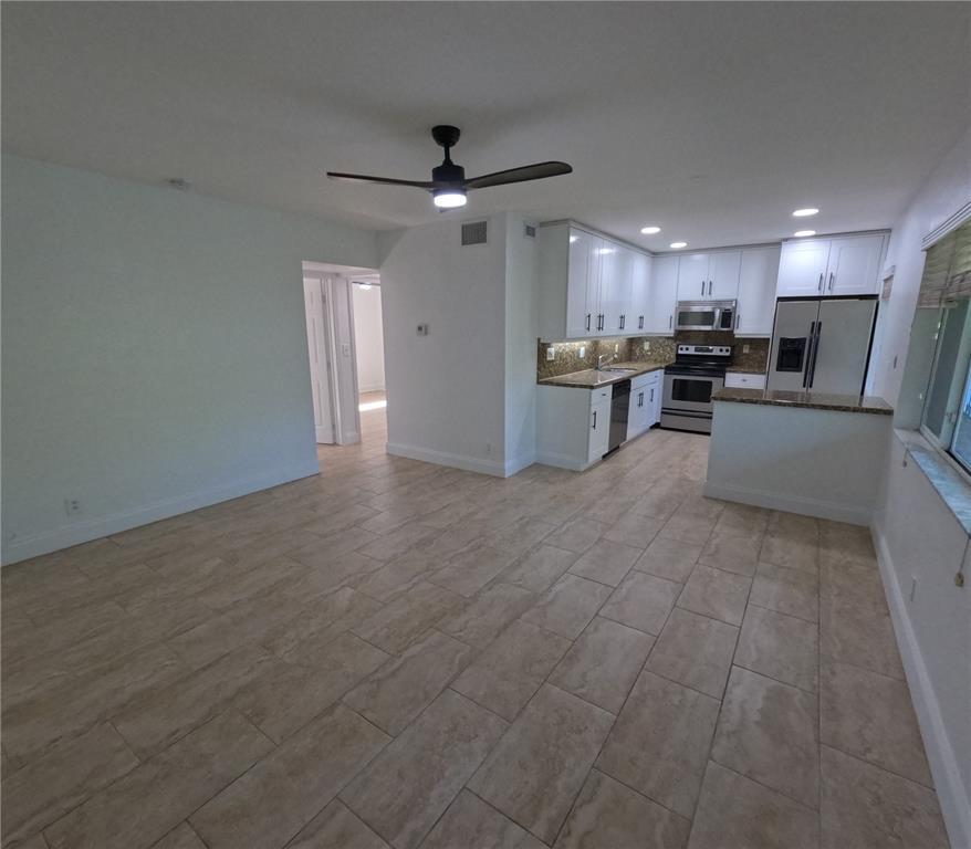 Building Photo - 1423 Holly Heights Dr
