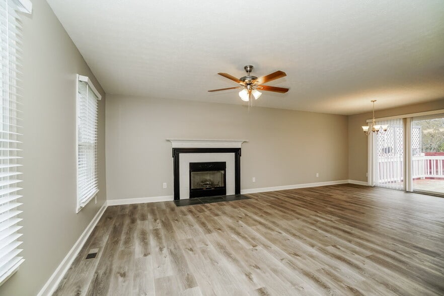 Building Photo - 5800 Chase Run