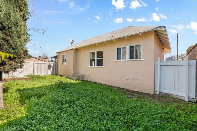 Building Photo - 1445 S Rebecca St