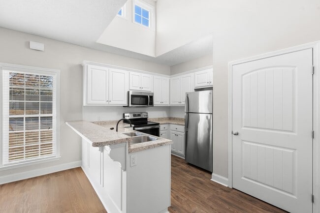 Building Photo - 27 W Grady St