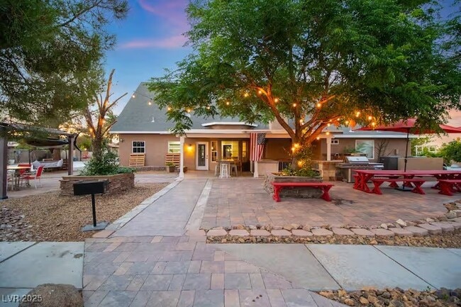 Building Photo - 8465 W Wigwam Ave