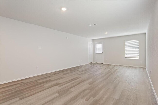 Building Photo - 1122 Newey Cir