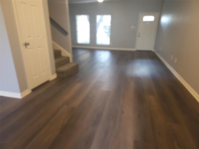 Building Photo - 1063 Birnham Woods Blvd