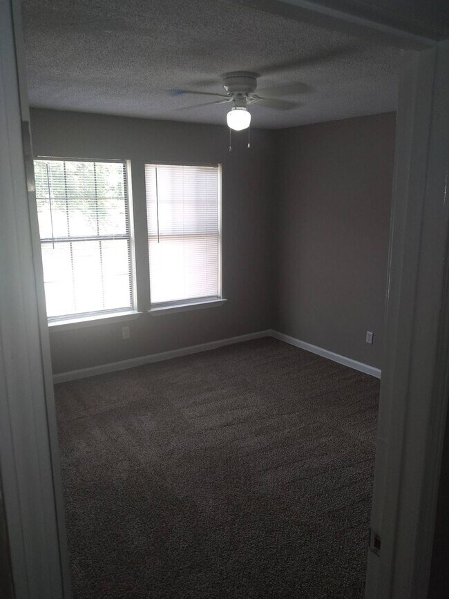 Building Photo - 3542 Christine Rd