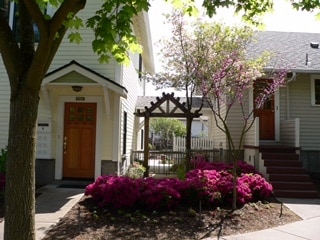 Building Photo - 350 NW Polk Ave