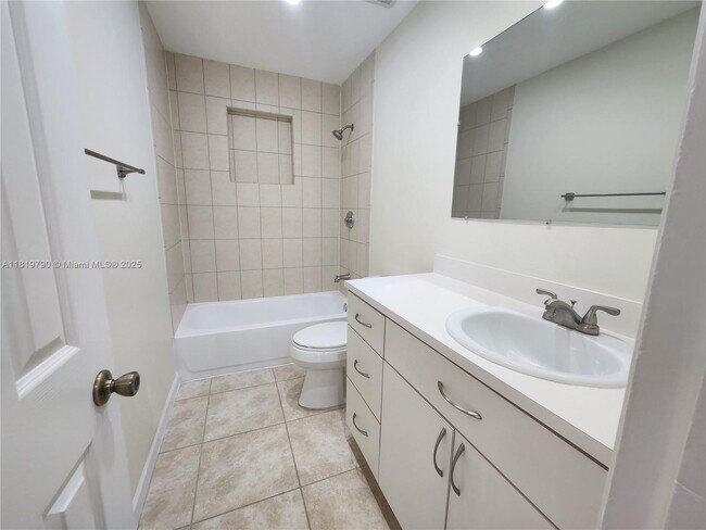 Building Photo - 1806 SW 97th Ave