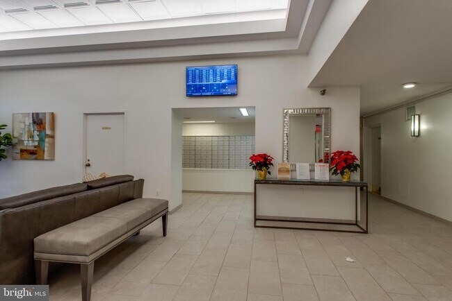 Building Photo - 1808 Old Meadow Rd