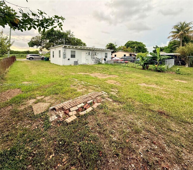 Building Photo - 26741 SW 139th Ave