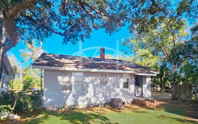 Building Photo - 44 E 45th St