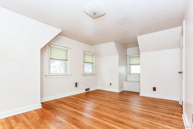 Building Photo - 530 Union Ave