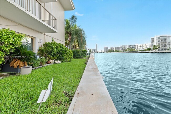 Building Photo - 2600 S Ocean Dr