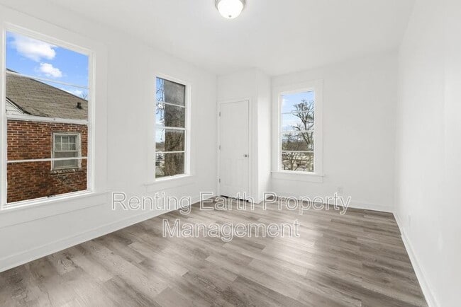 Building Photo - 1563 Martin Ave