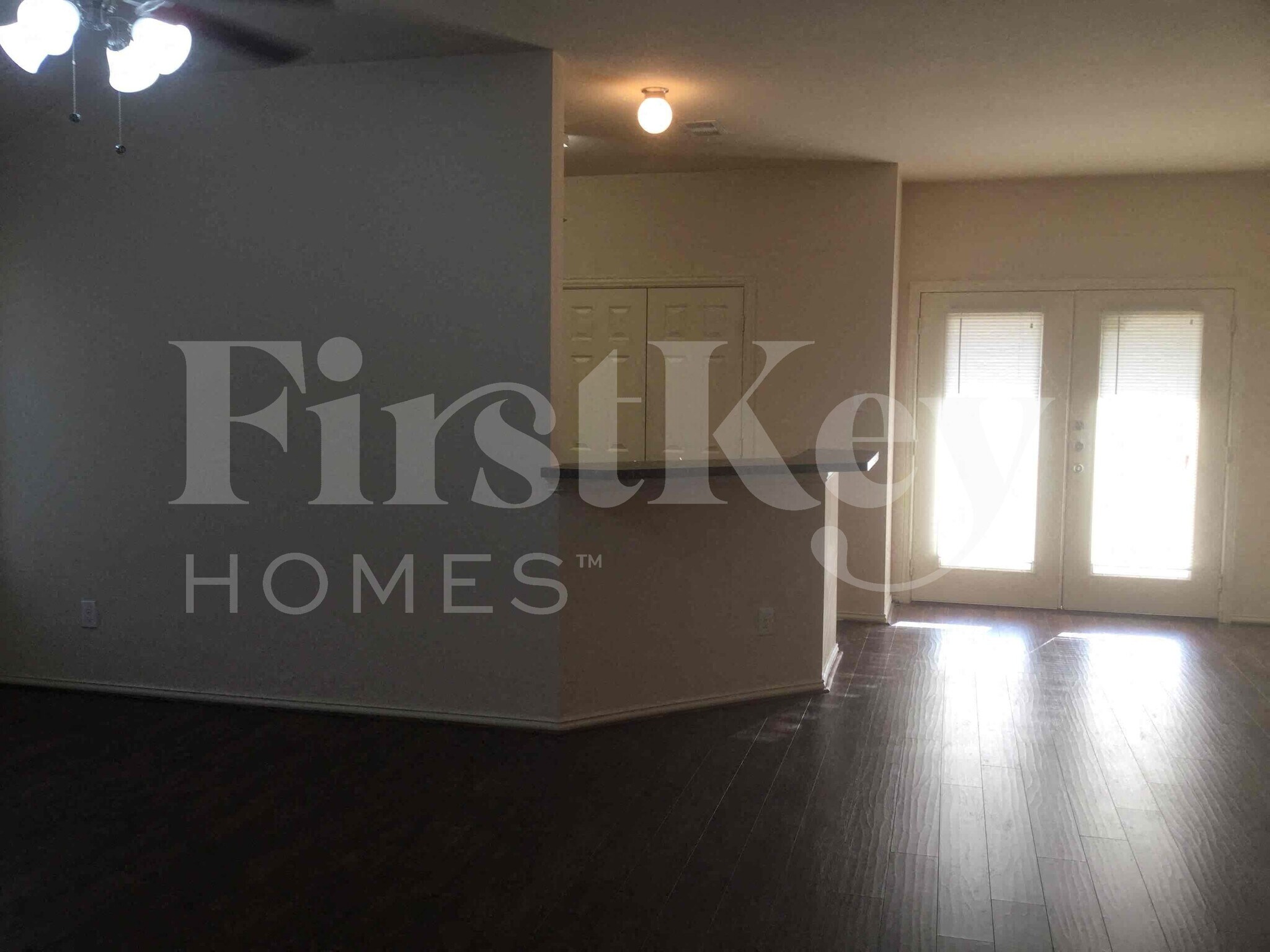 Building Photo - 611 Hilton Dr