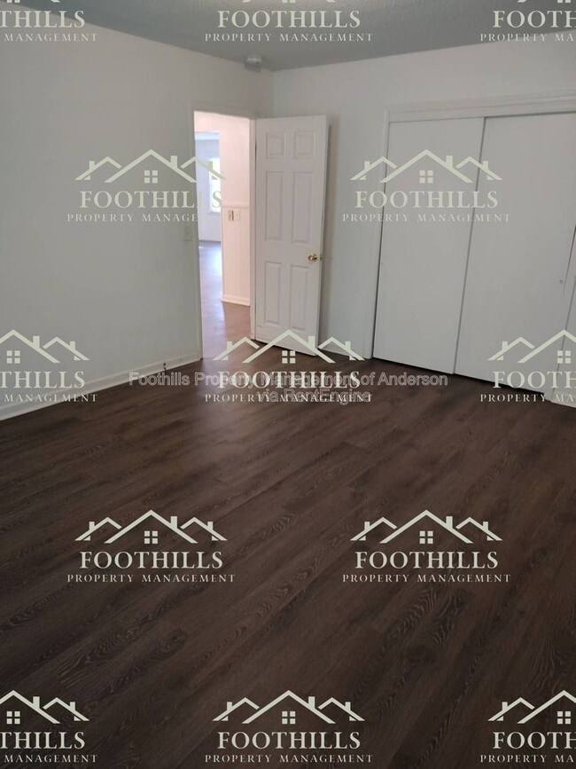 Building Photo - 130 Tanglewood Dr