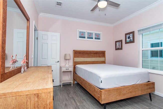 Building Photo - 375 NE Wharf Way