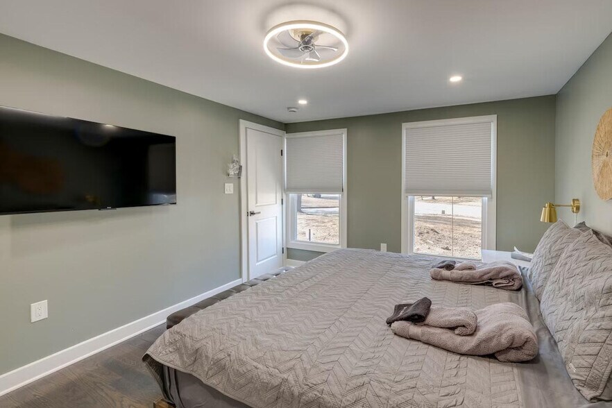 Building Photo - 500 Shelfar Pl