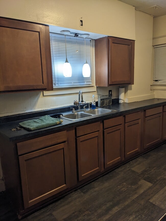 Building Photo - 1232 4th St