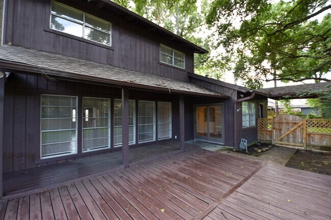 Building Photo - 18603 Point Lookout Dr