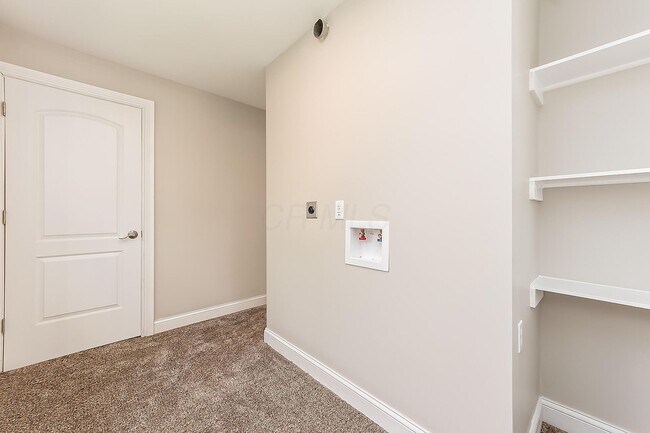 Building Photo - 917 Lockbourne Rd