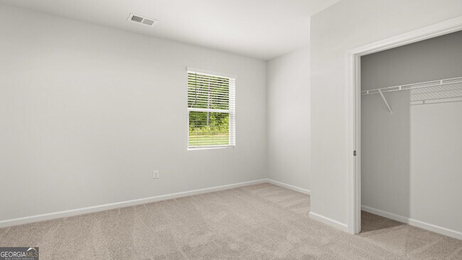 Building Photo - 5 Babcock Dr NE